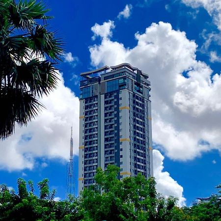 เดอะ วิว เซอร์วิซ เรสซิเดนซ์ Hotel พนมเปญ ภายนอก รูปภาพ