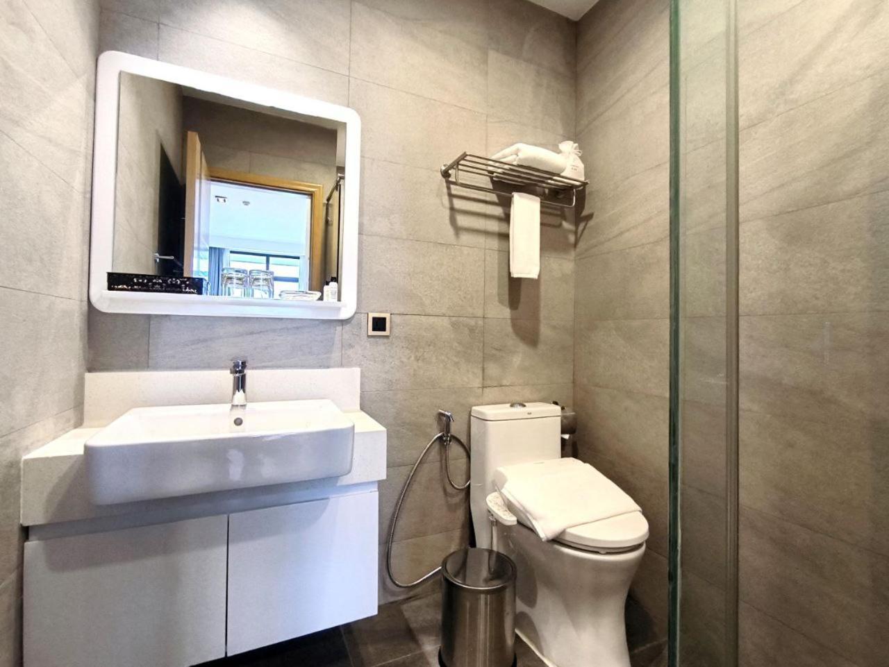 เดอะ วิว เซอร์วิซ เรสซิเดนซ์ Hotel พนมเปญ ภายนอก รูปภาพ
